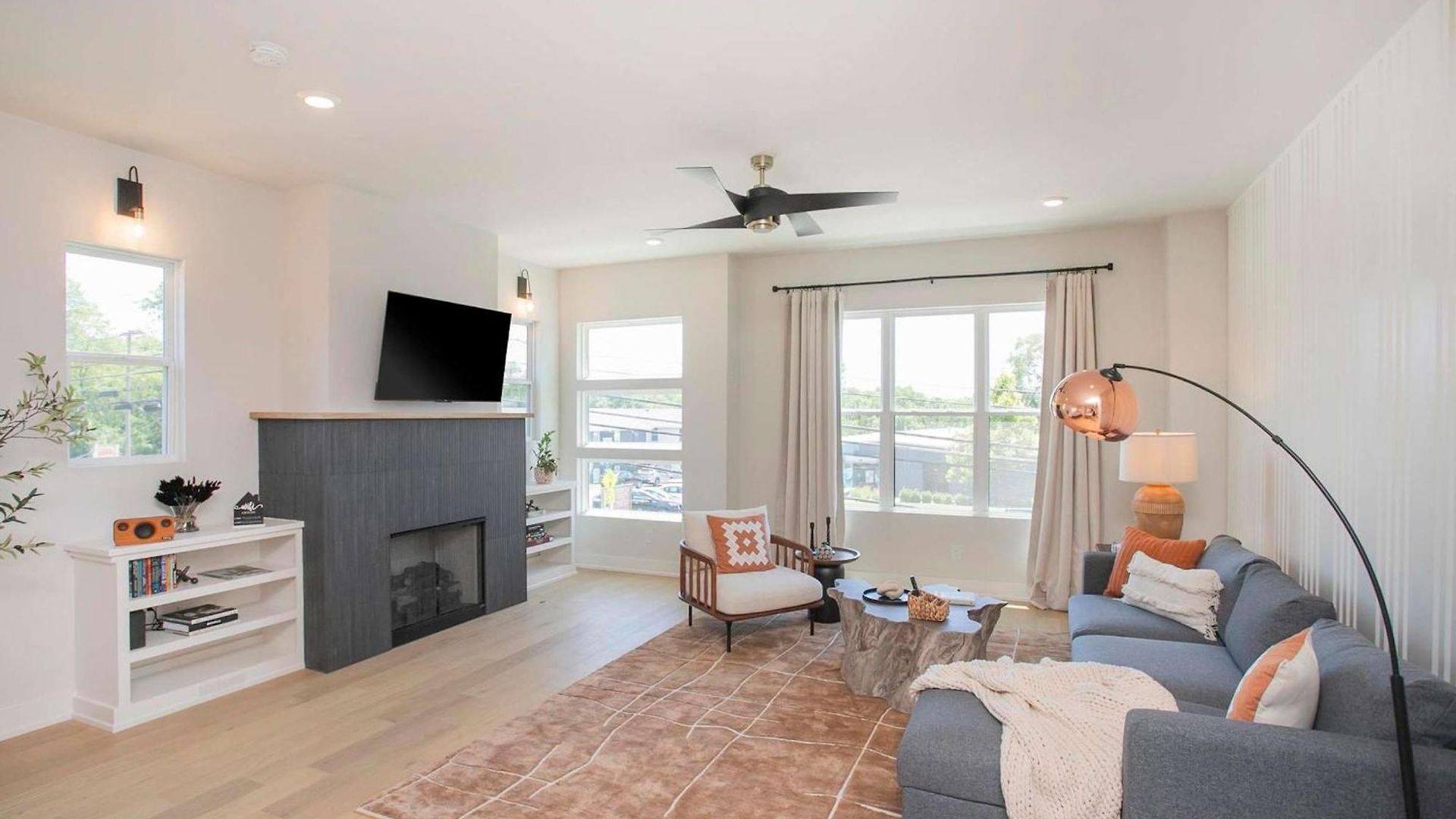 Holiday home 4 Bdr For 12 W Rooftop Deck & Firepit *
