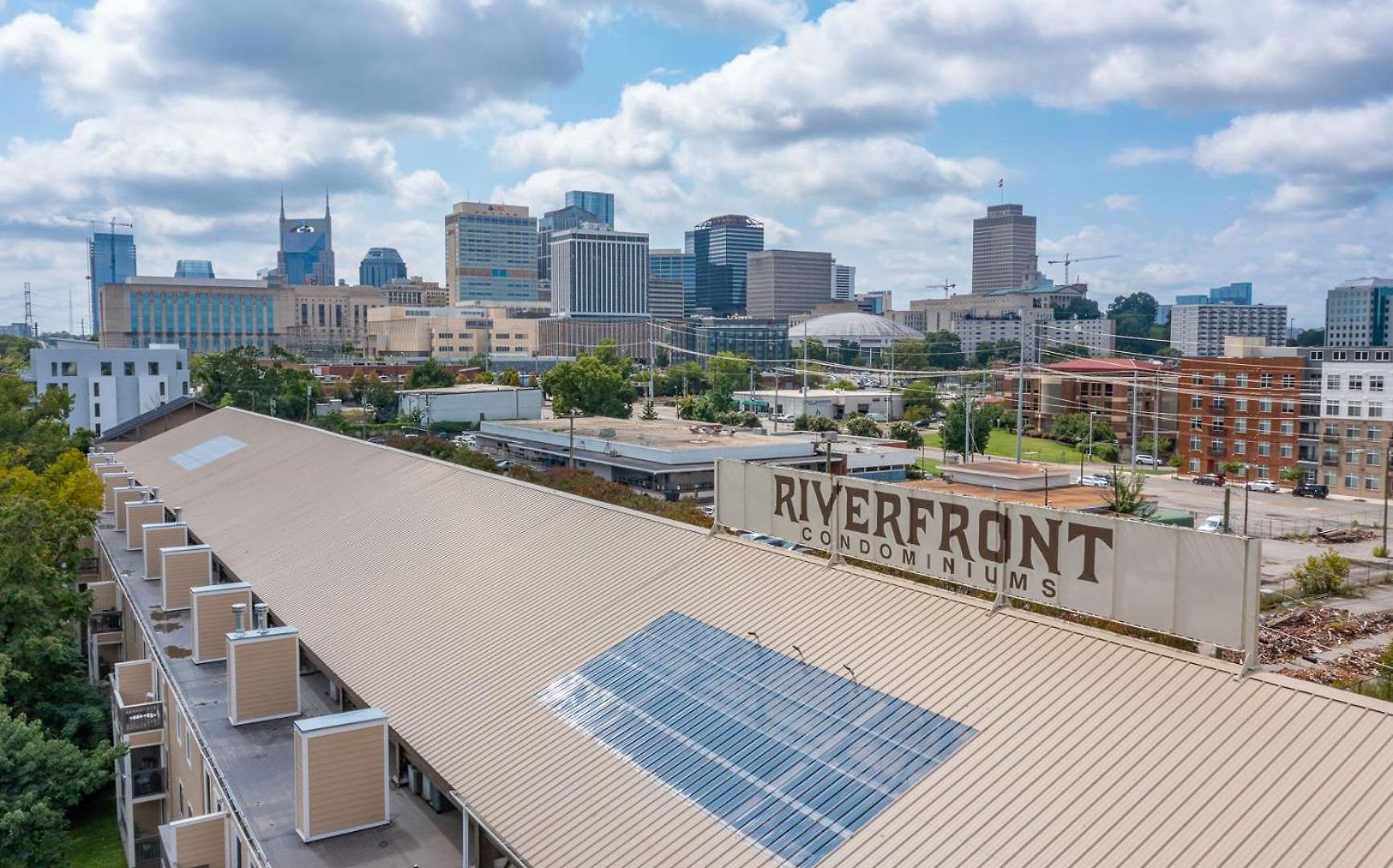 Riverfront Charm - A Scenic Downtown For 6 Holiday home Nashville