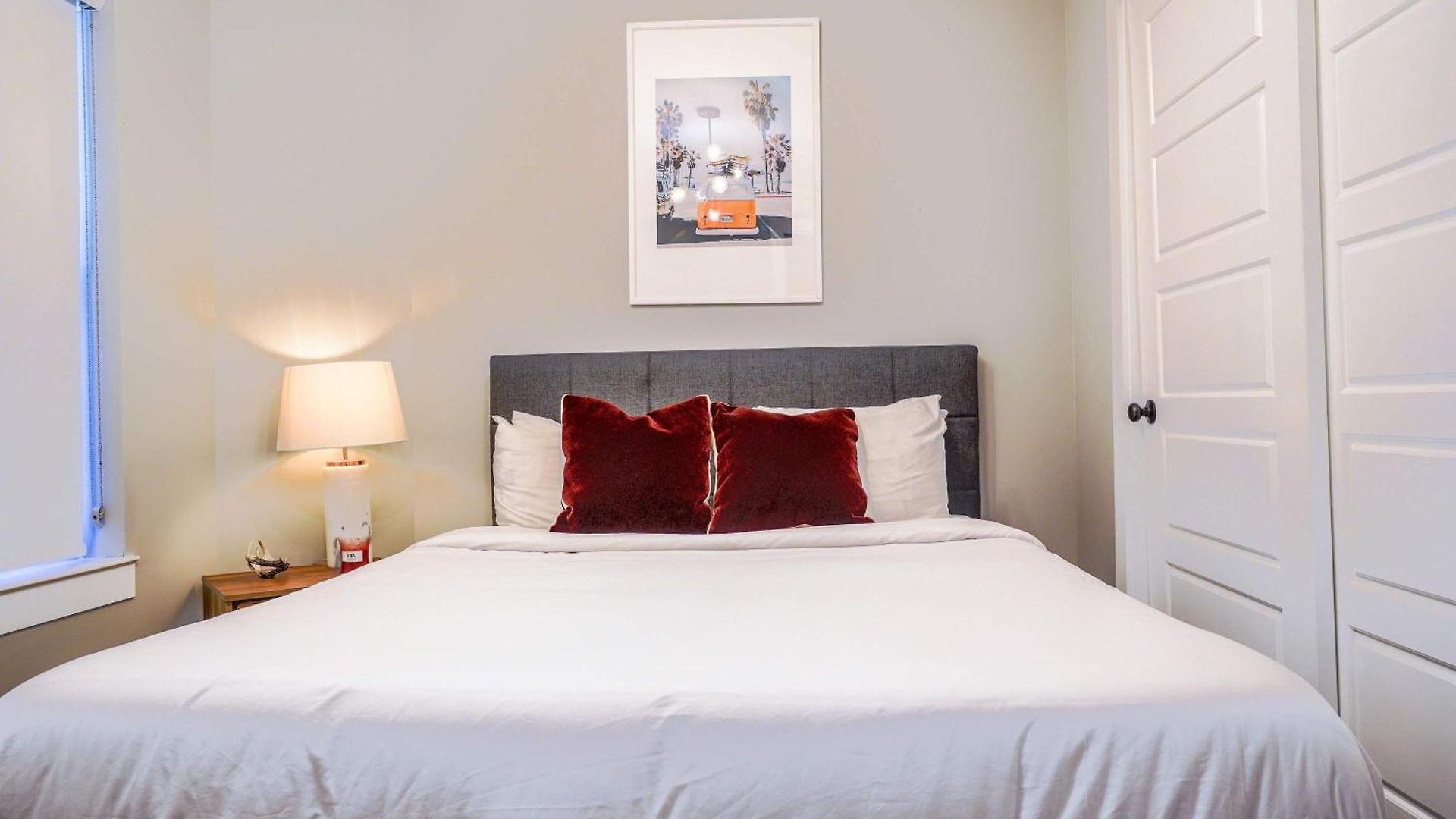 Holiday home Chic Townhome In Trendy East Nash *