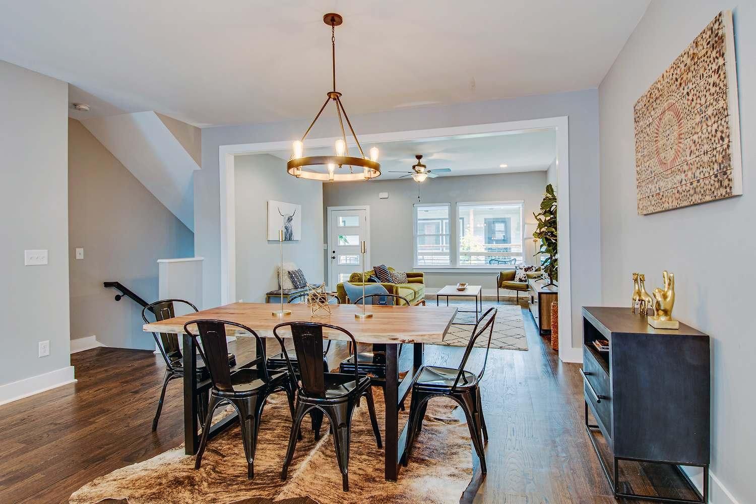 Couple Townhome Getaway Near East Nashville