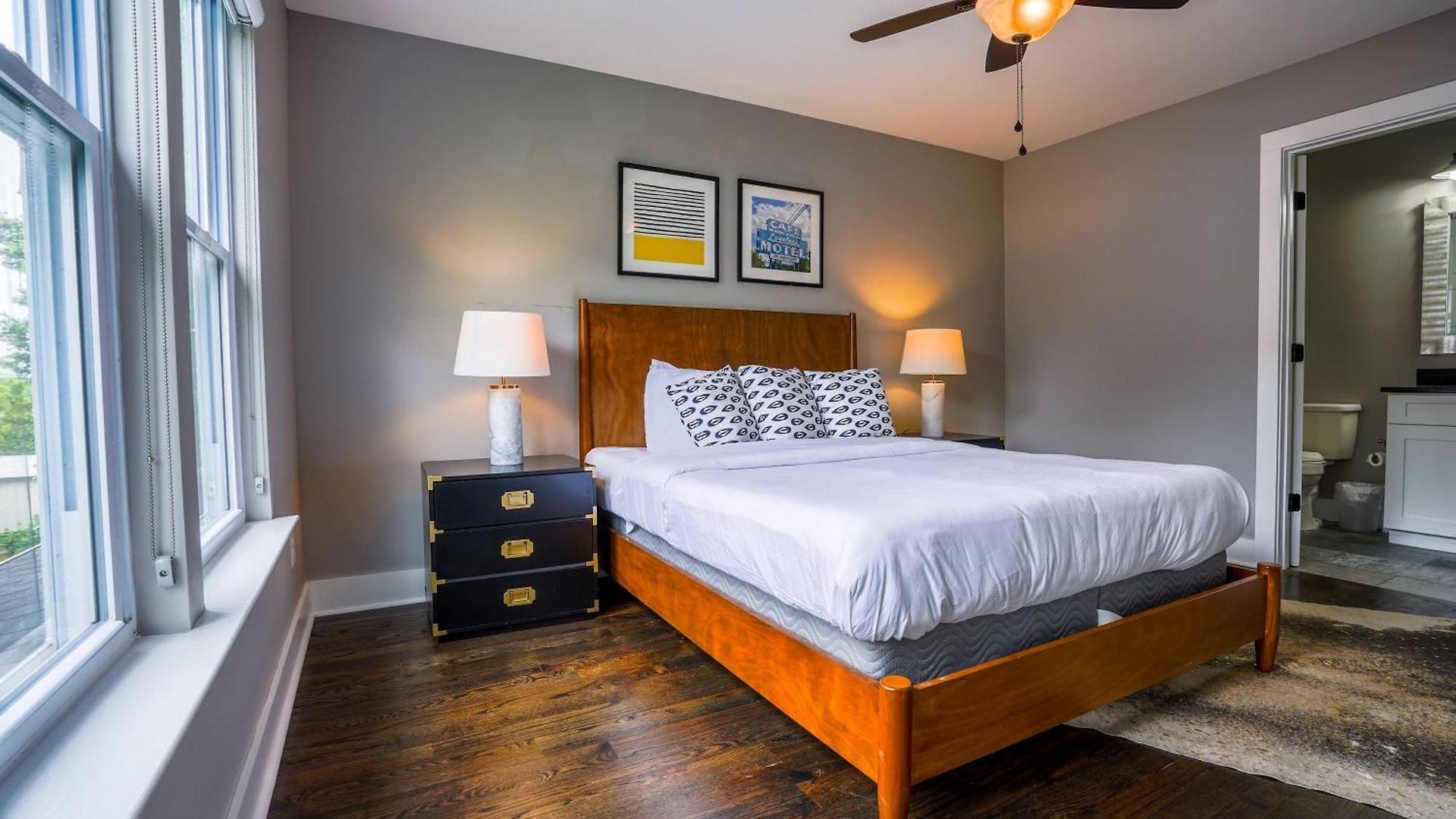 Side By Side Townhomes In East Holiday home *