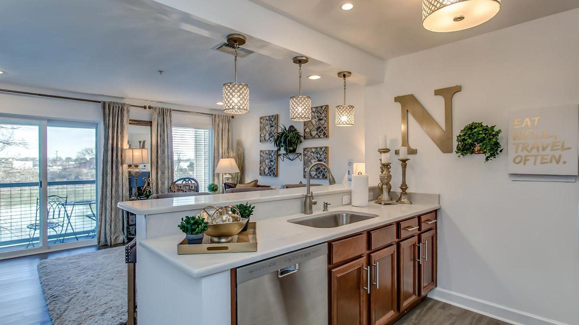 Riverfront Minutes From Broadway Holiday home Nashville