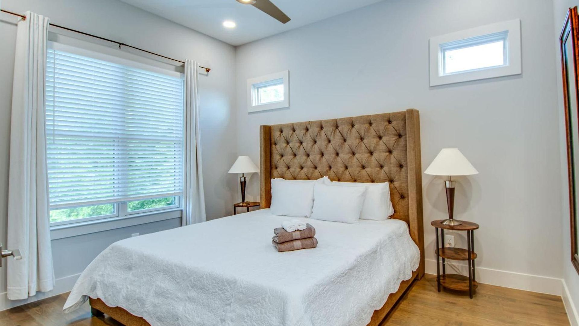 Dual - 1 Mile From Dt Nash & Farmers Market Holiday home *