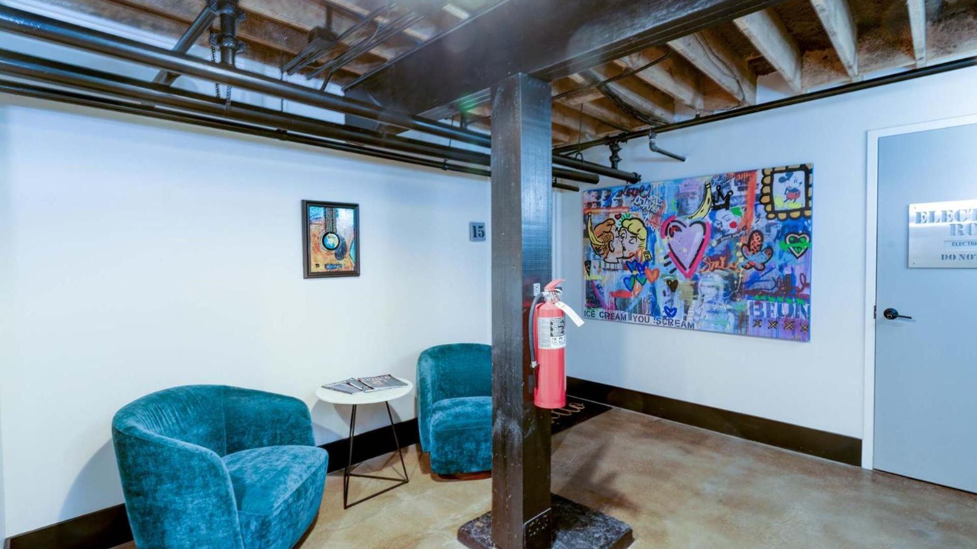 Charming Historic Loft Near Centennial Park Holiday home