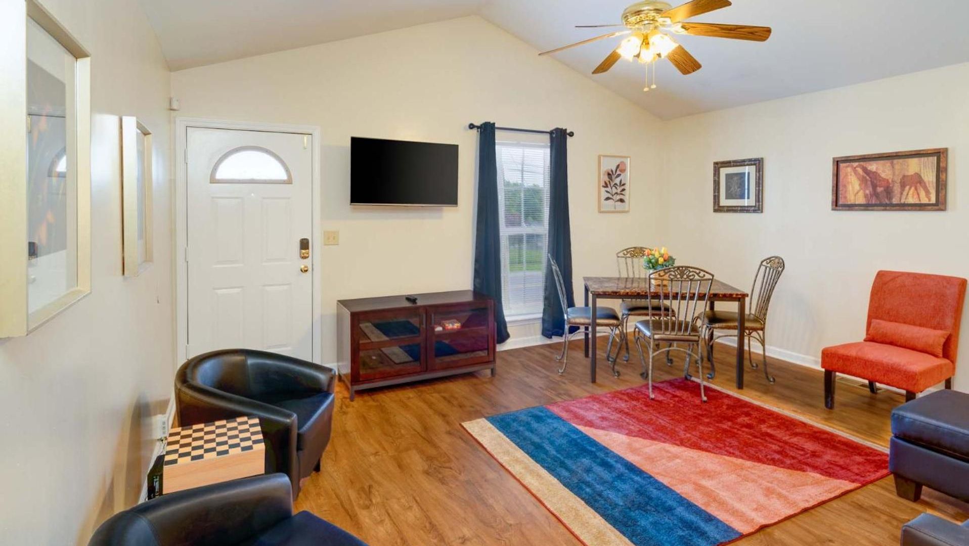 Holiday home Delightful Duplex - Steps Away From Tsu