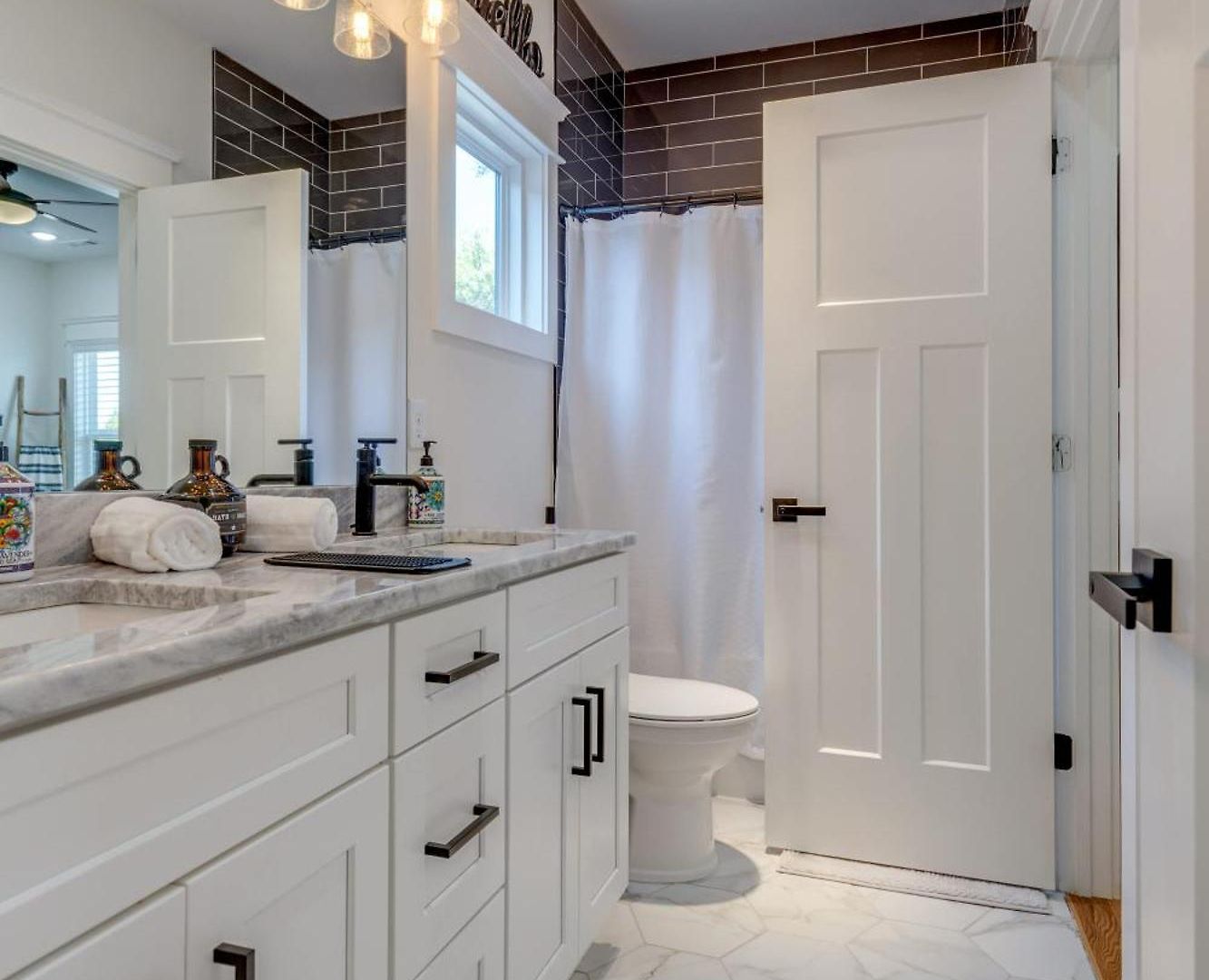 Sleek & Convenient East