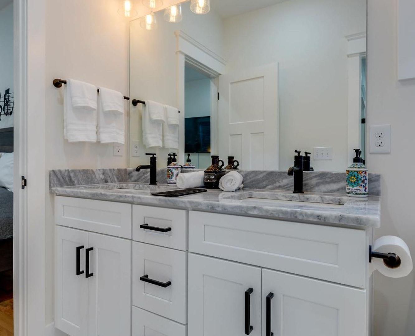Holiday home Sleek & Convenient East *