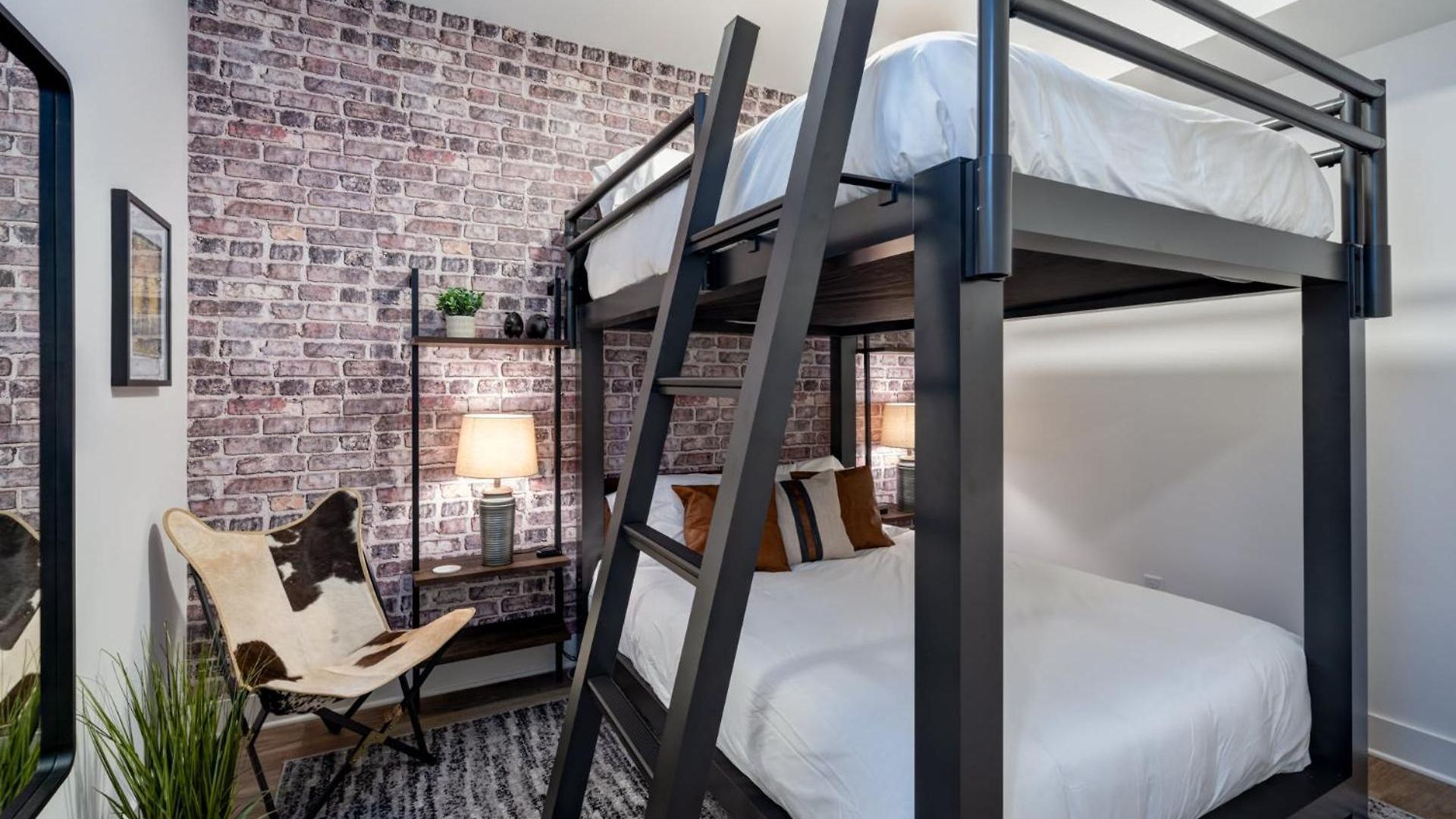 Trendy Close To Nissan Stadium Holiday home