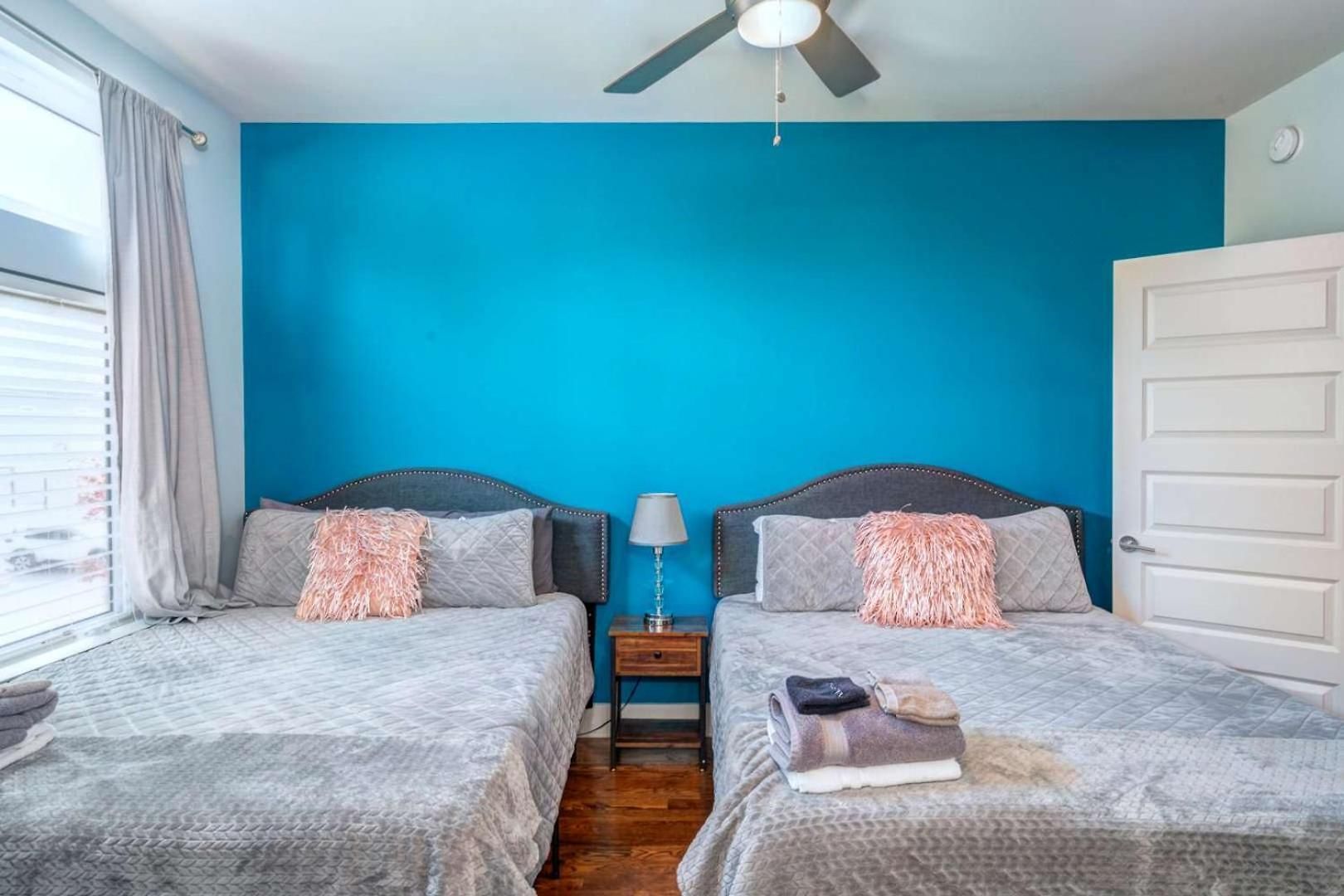 Modern 2 Bdr Townhome Minutes From Downtown