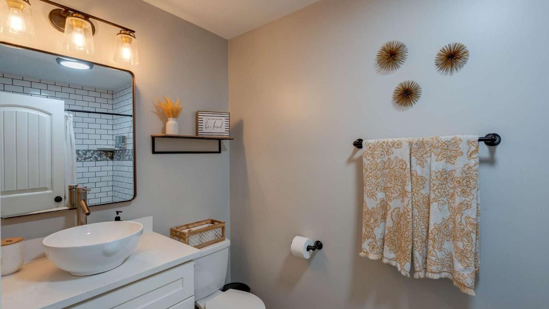Centrally Located Cozy Pet Friendly Holiday home