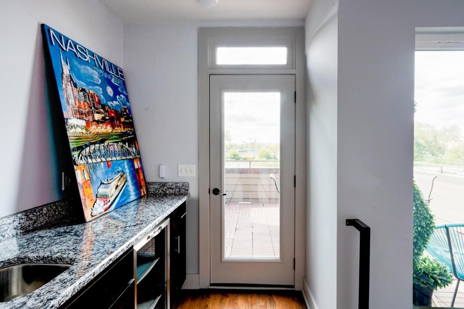 Modern 2 Bdr Townhome Minutes From Downtown Holiday home
