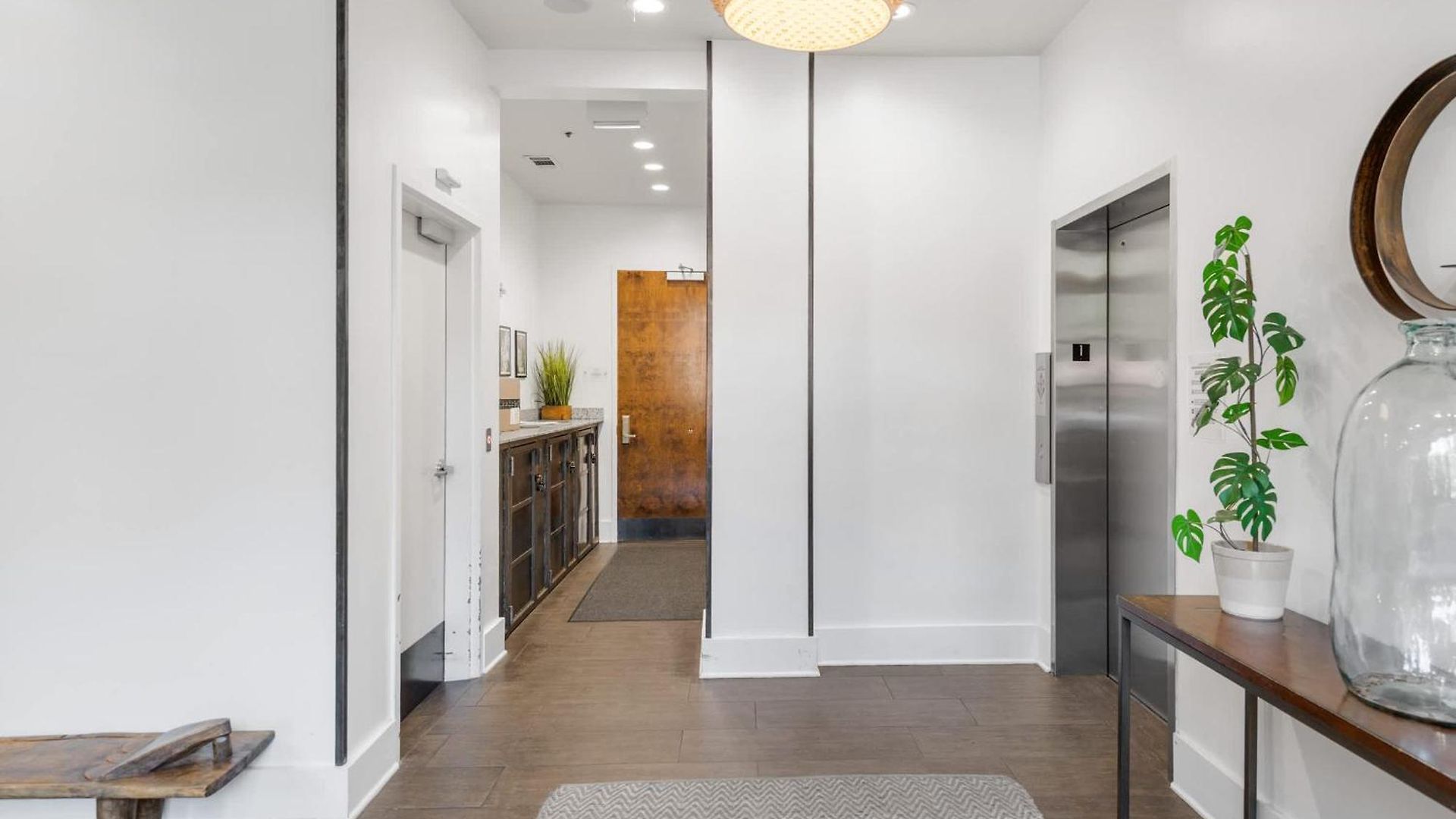 Chic And Modern West End Living * Nashville
