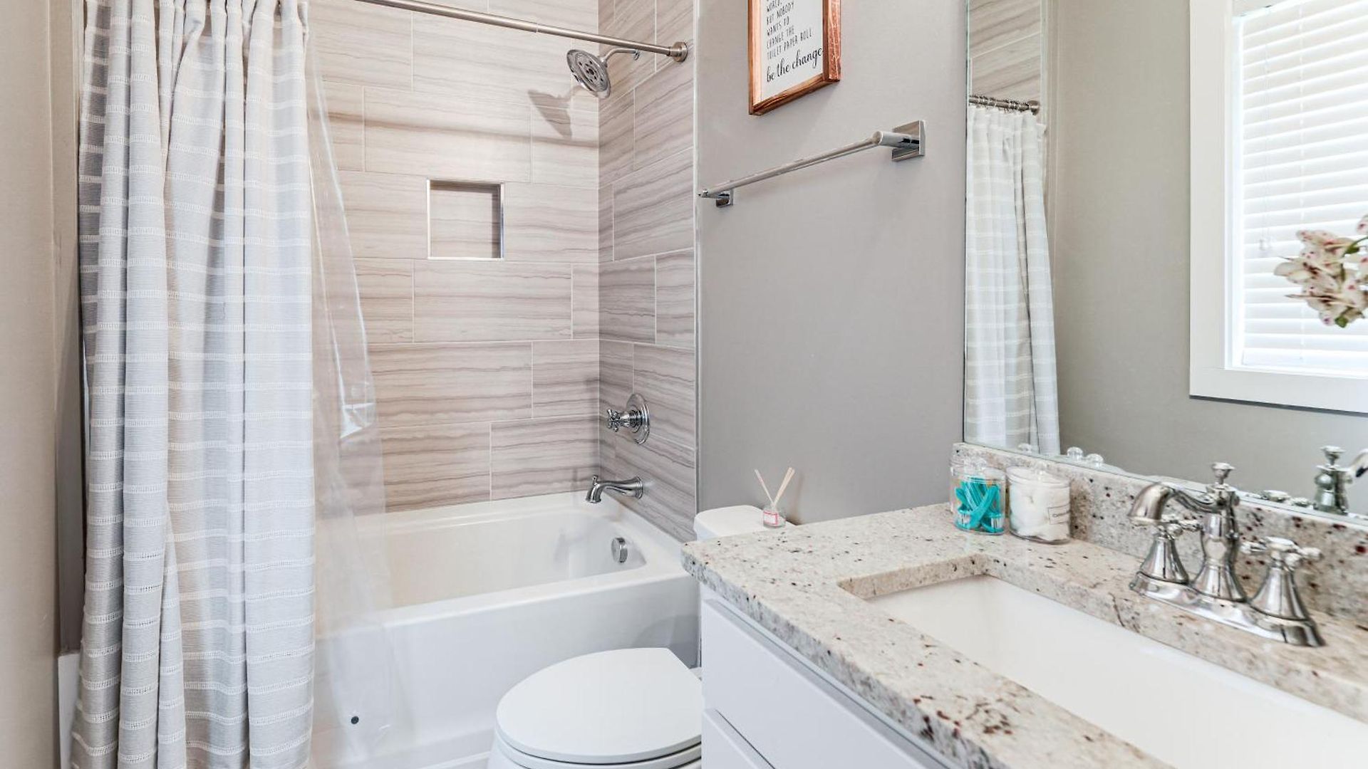Pet-friendly Abode W/ Balcony In East Nashville! Holiday home *