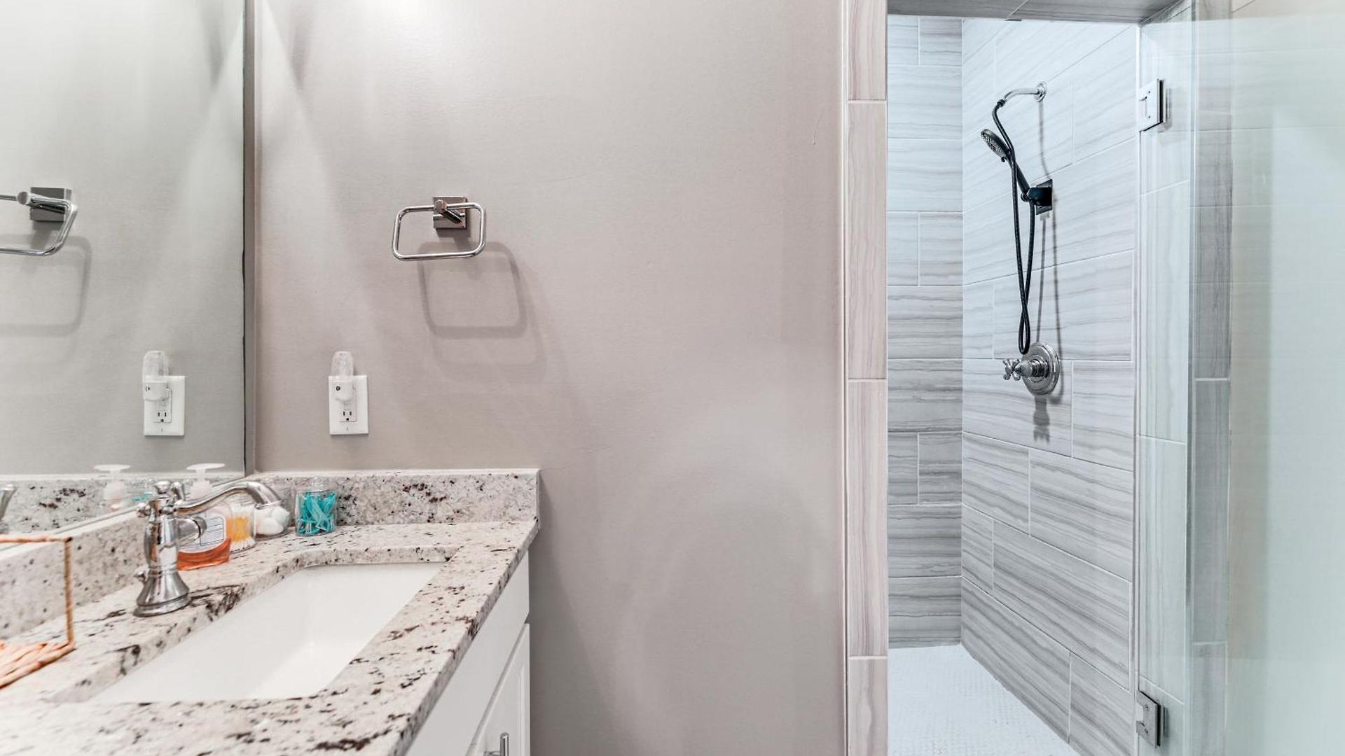Holiday home Pet-friendly Abode W/ Balcony In East Nashville! *