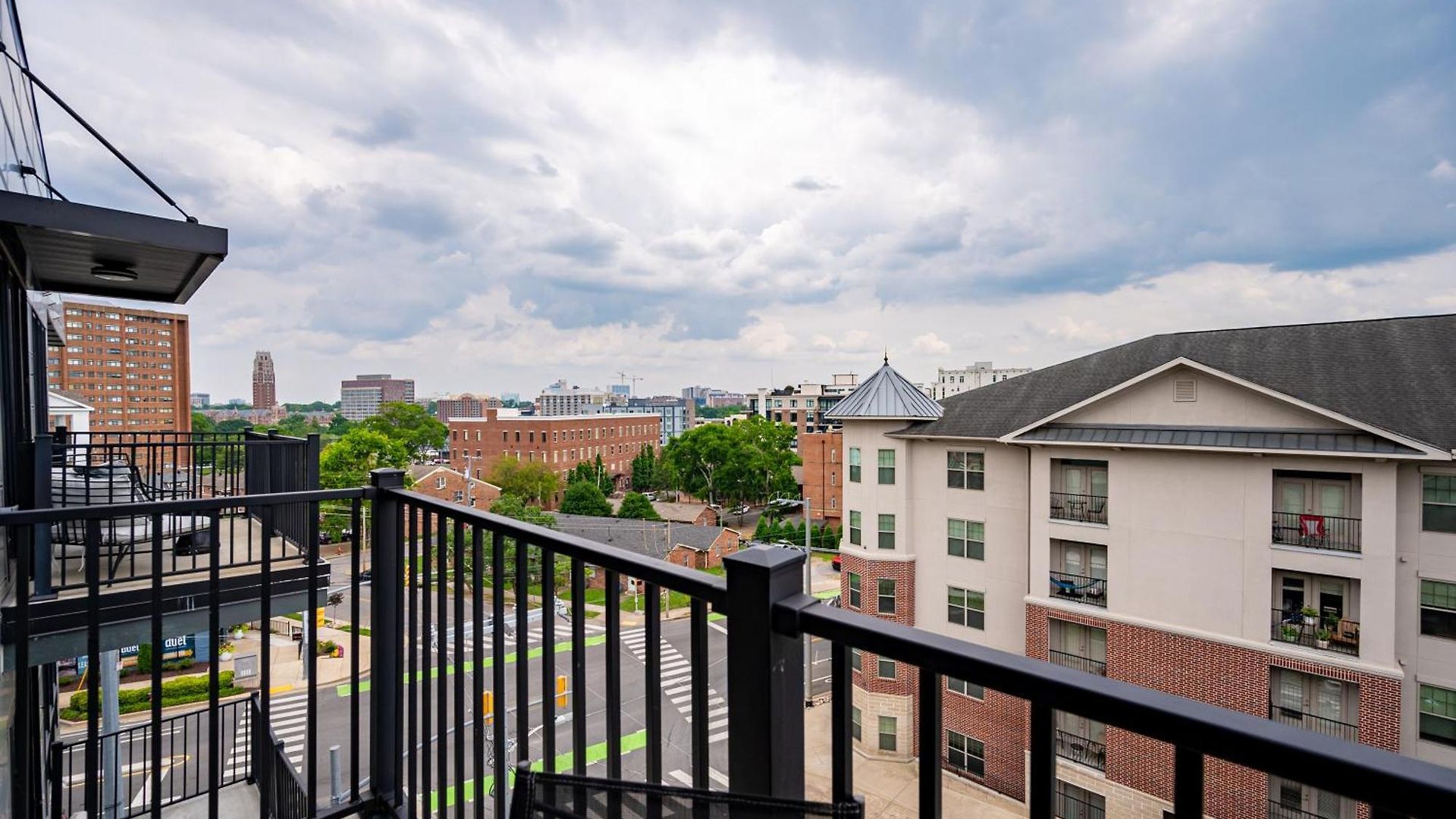 The Odyssey By Avantstay Apartment