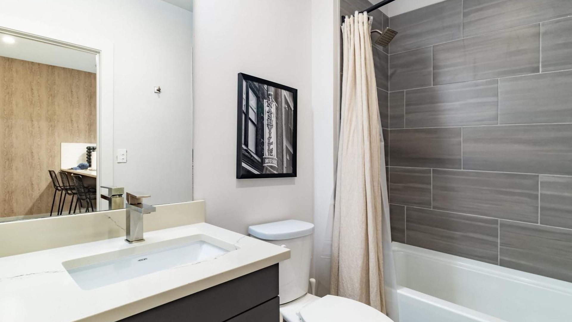 The Odyssey By Avantstay Apartment