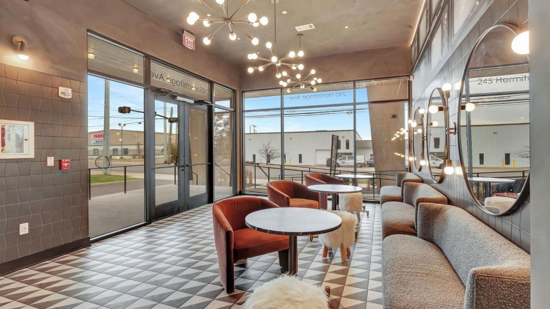 Penthouse View Flat Modern Design With Balcony Nashville