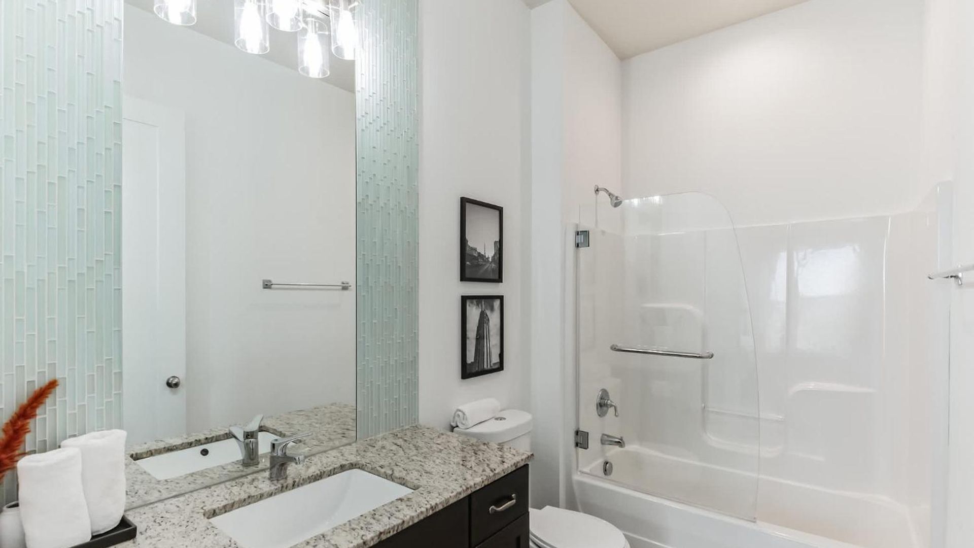 1 Bdr Loft Centrally Located In West End Nashville