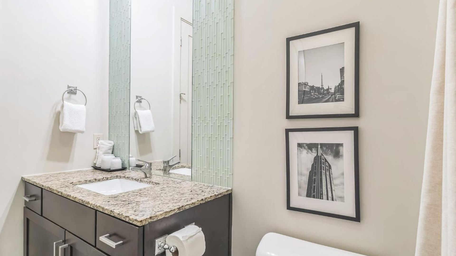 Holiday home Chic For 4 Near West End