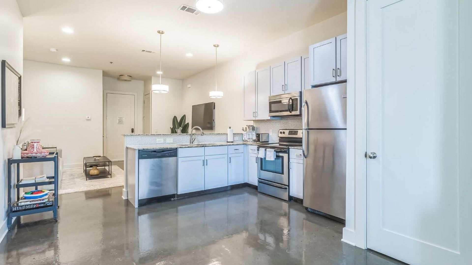 Chic For 4 Near West End Nashville