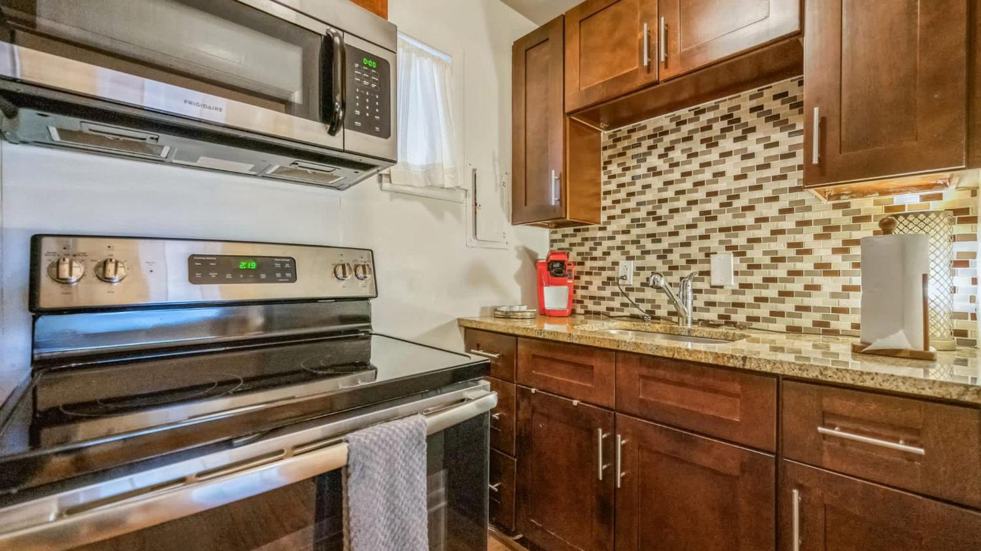 Cozy For 2 Highly Walkable - Close To Dt Apartment Nashville