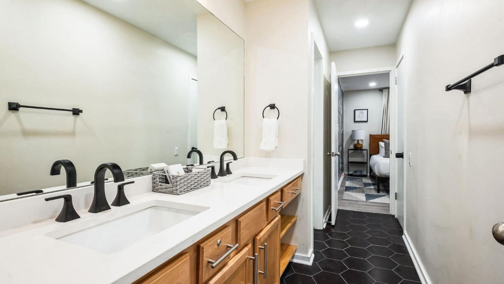 2 Bdr Riverfront Living In Downtown Holiday home Nashville