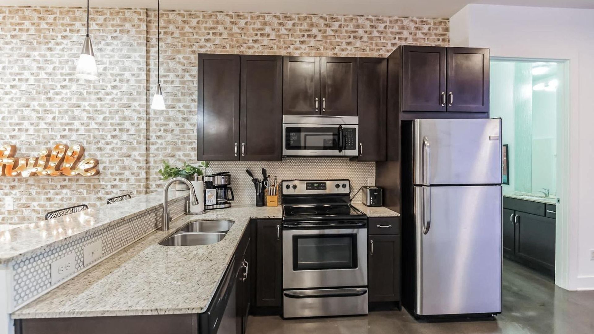 1 Bdr Loft Near The Parthenon Nashville