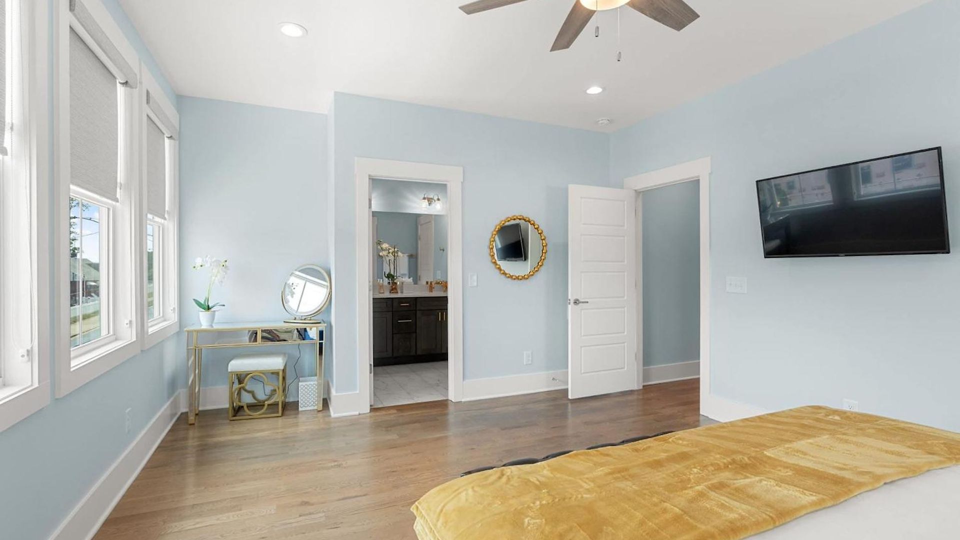 Chic Townhome For 8 W Rooftop Holiday home
