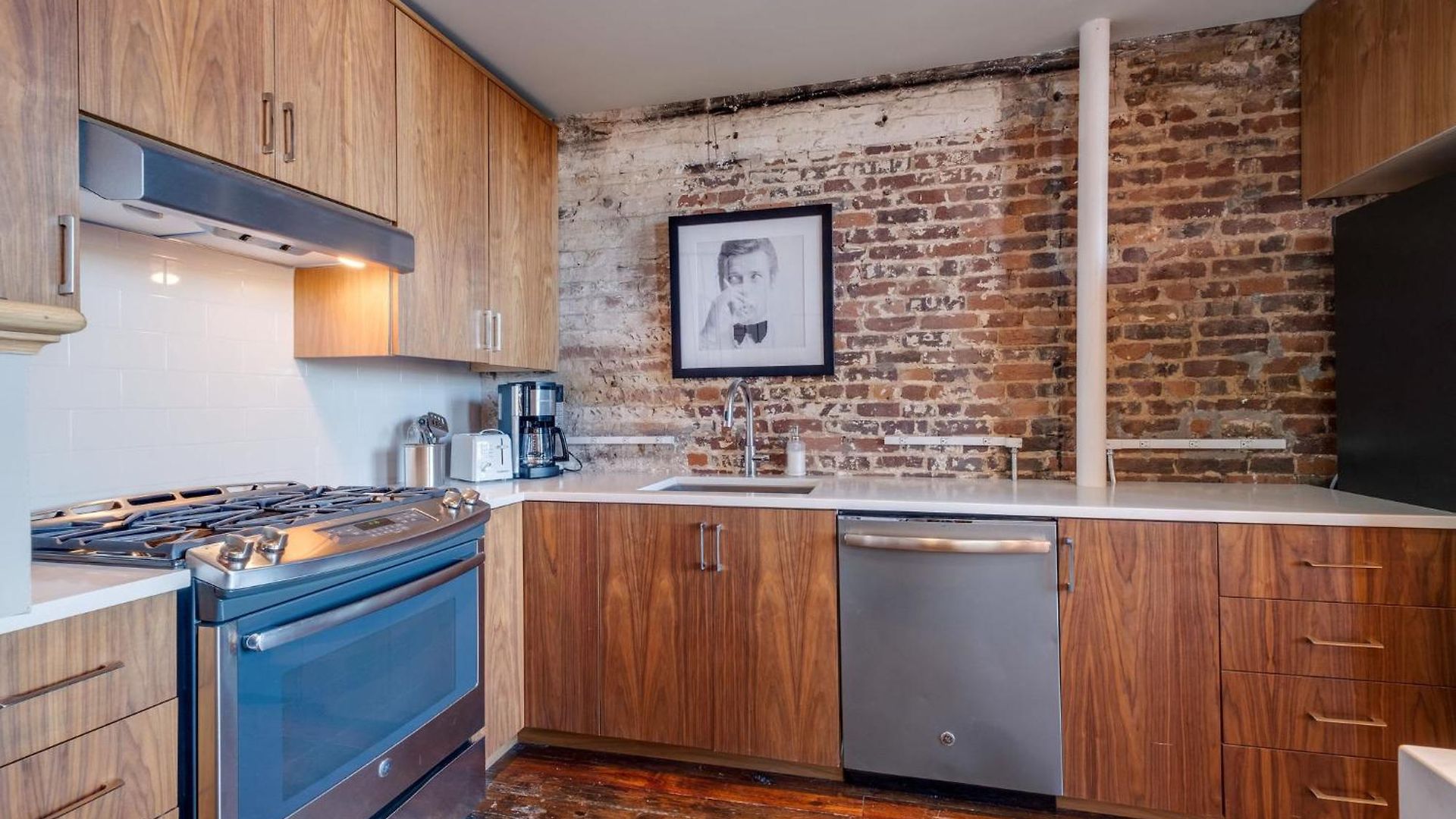 Riverfront Family Loft For 4