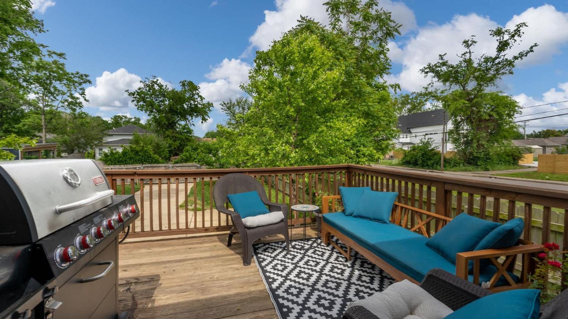 Centrally Located Cozy Pet Friendly Holiday home