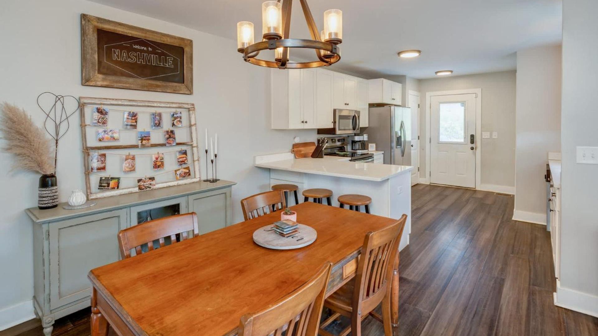Centrally Located Cozy Pet Friendly Holiday home *