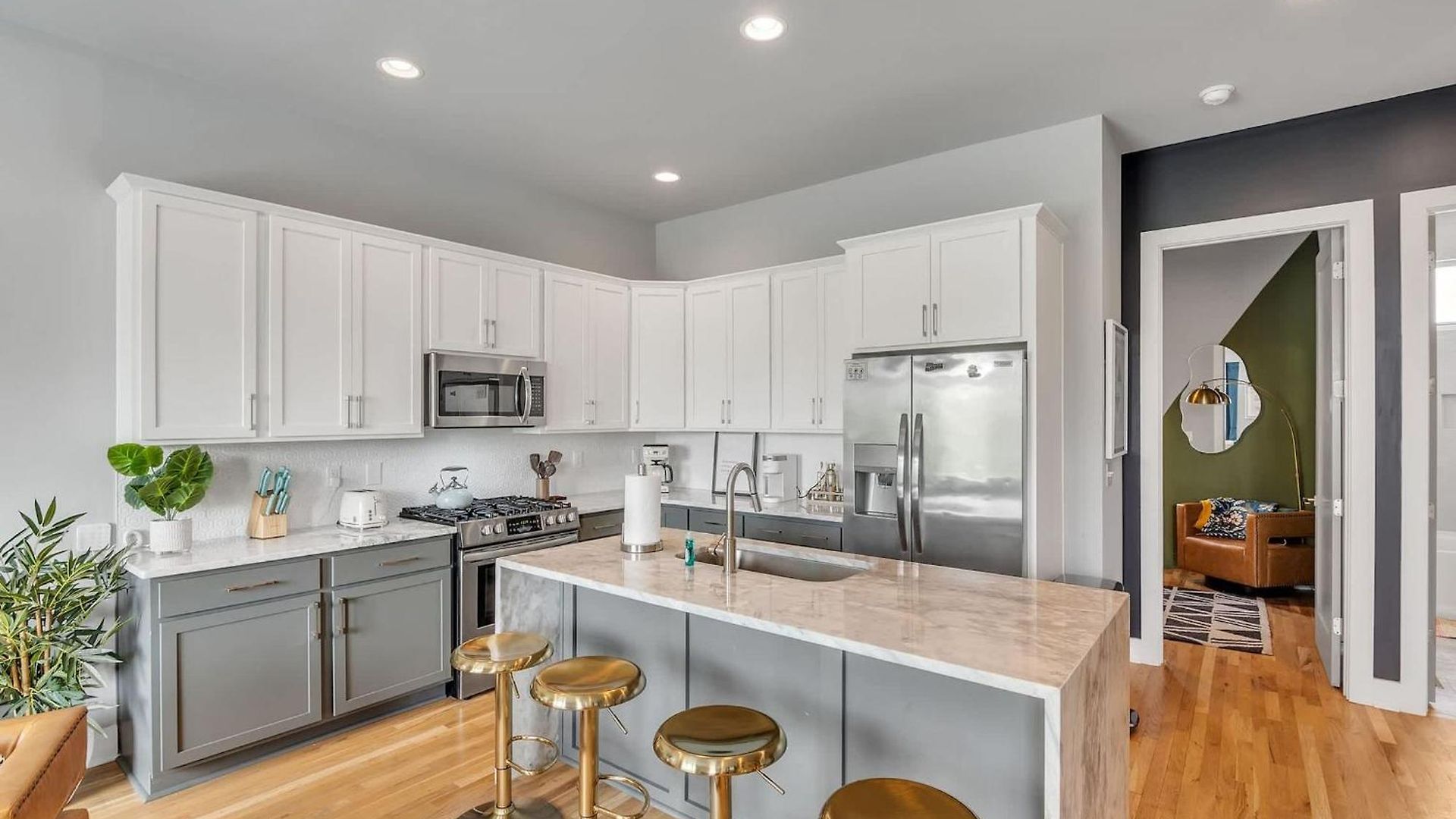 Holiday home Boho Townhome For 12 Close To Dt *