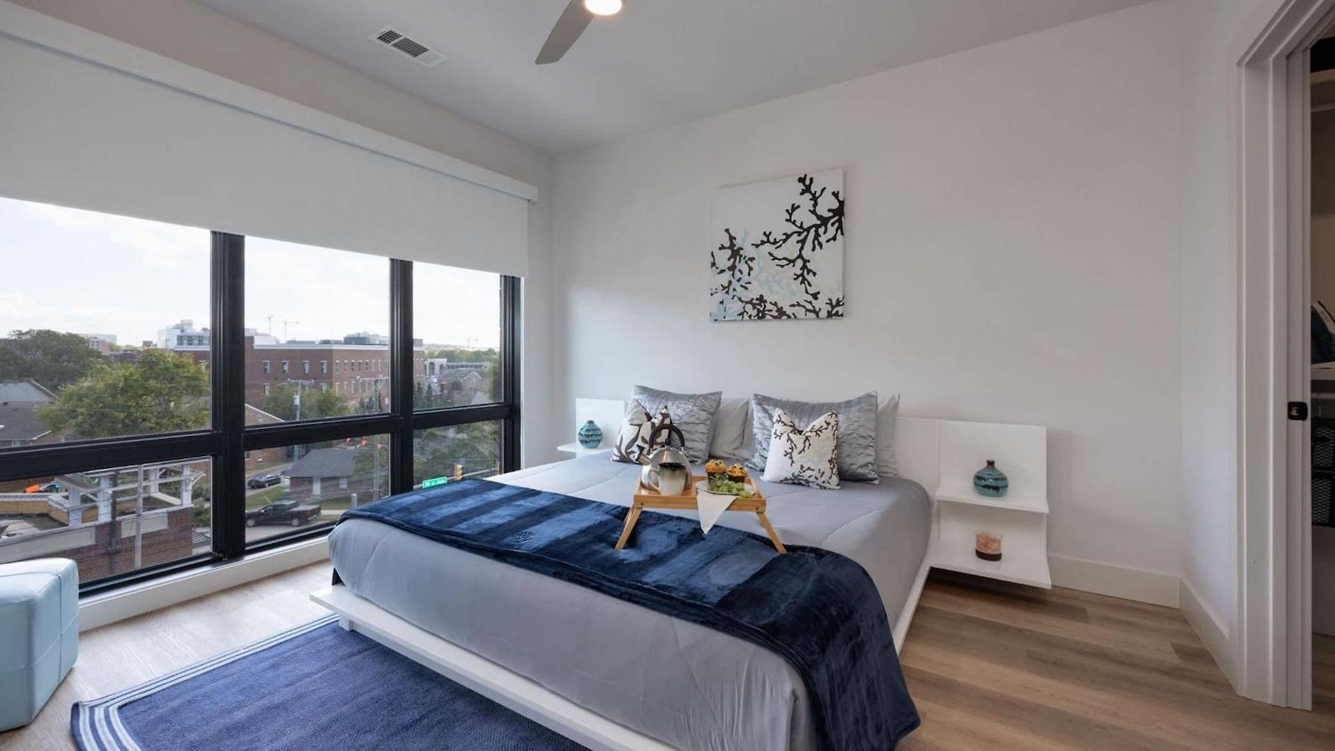 West End Getaway For 5 With Pool