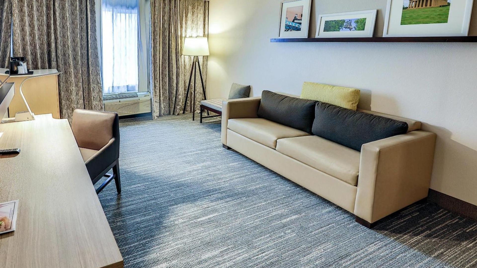 Country & By Radisson Airport Tn Hotel Nashville