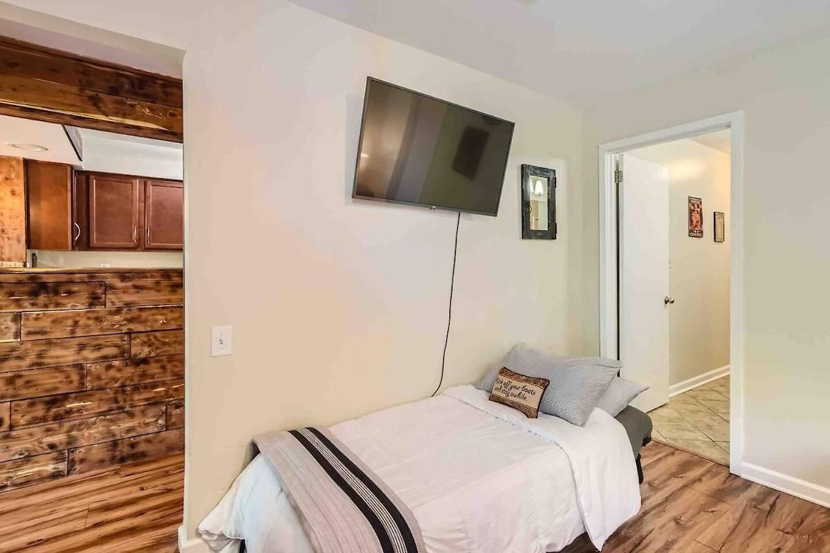 Winedown In Music Free Park Pool View Apartment Nashville