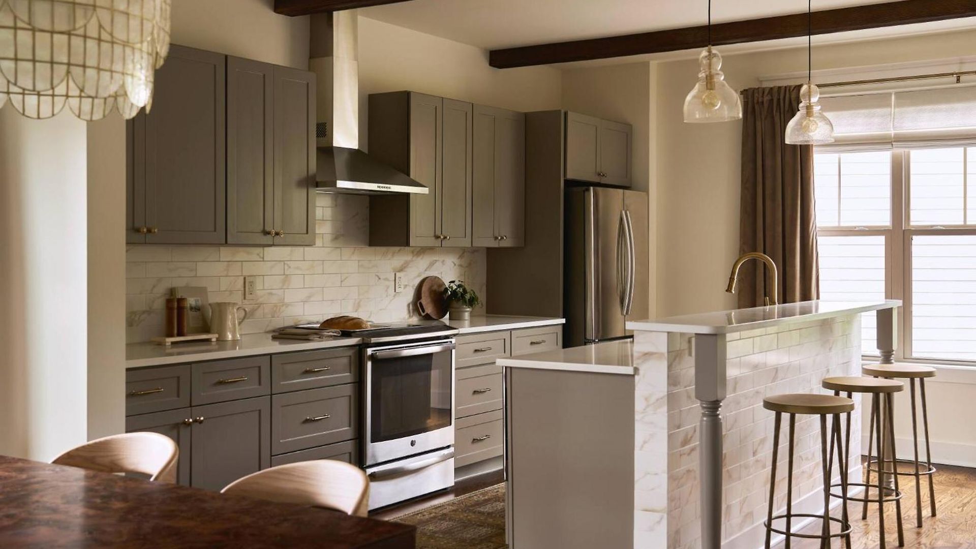 *new* East Luxe Townhouse, Sleeps 6 *