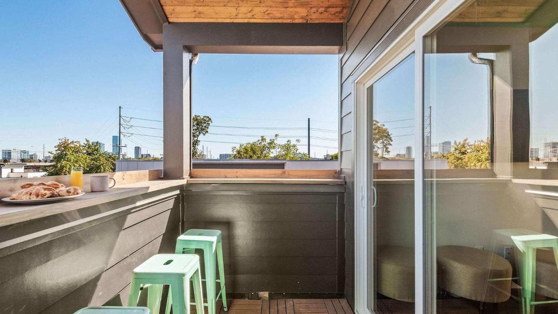 The Dolly House 8br Sleeps 24 5min To Dt *