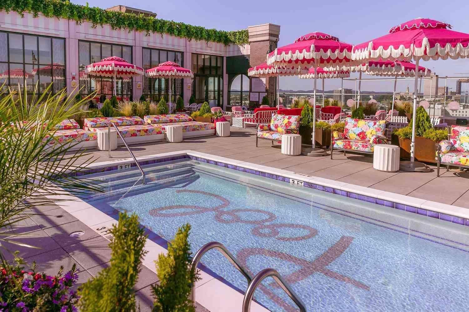 The Jolene Bubbly Bar With Views 5min To Dt Holiday home