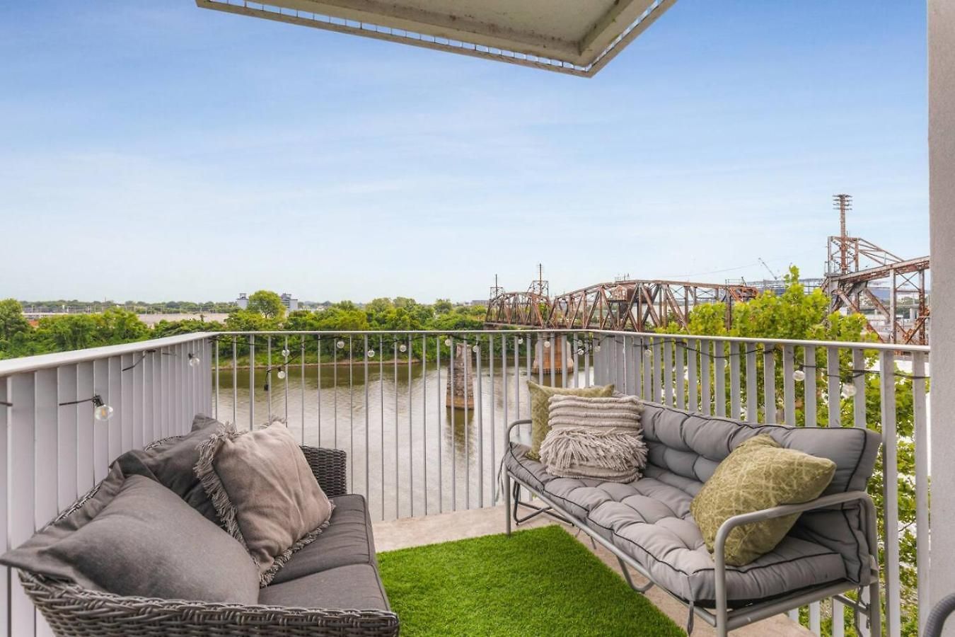Riverview With Garage And Balcony And Walk Downtown * Nashville