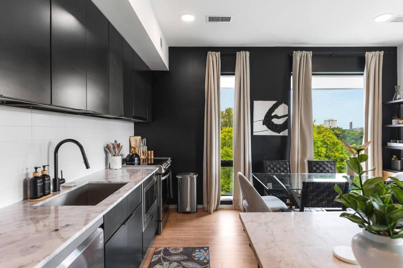Holiday home Riverview With Garage And Balcony And Walk Downtown