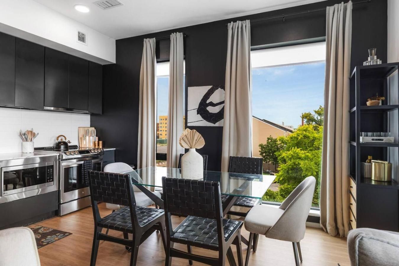 Riverview With Garage And Balcony And Walk Downtown Holiday home