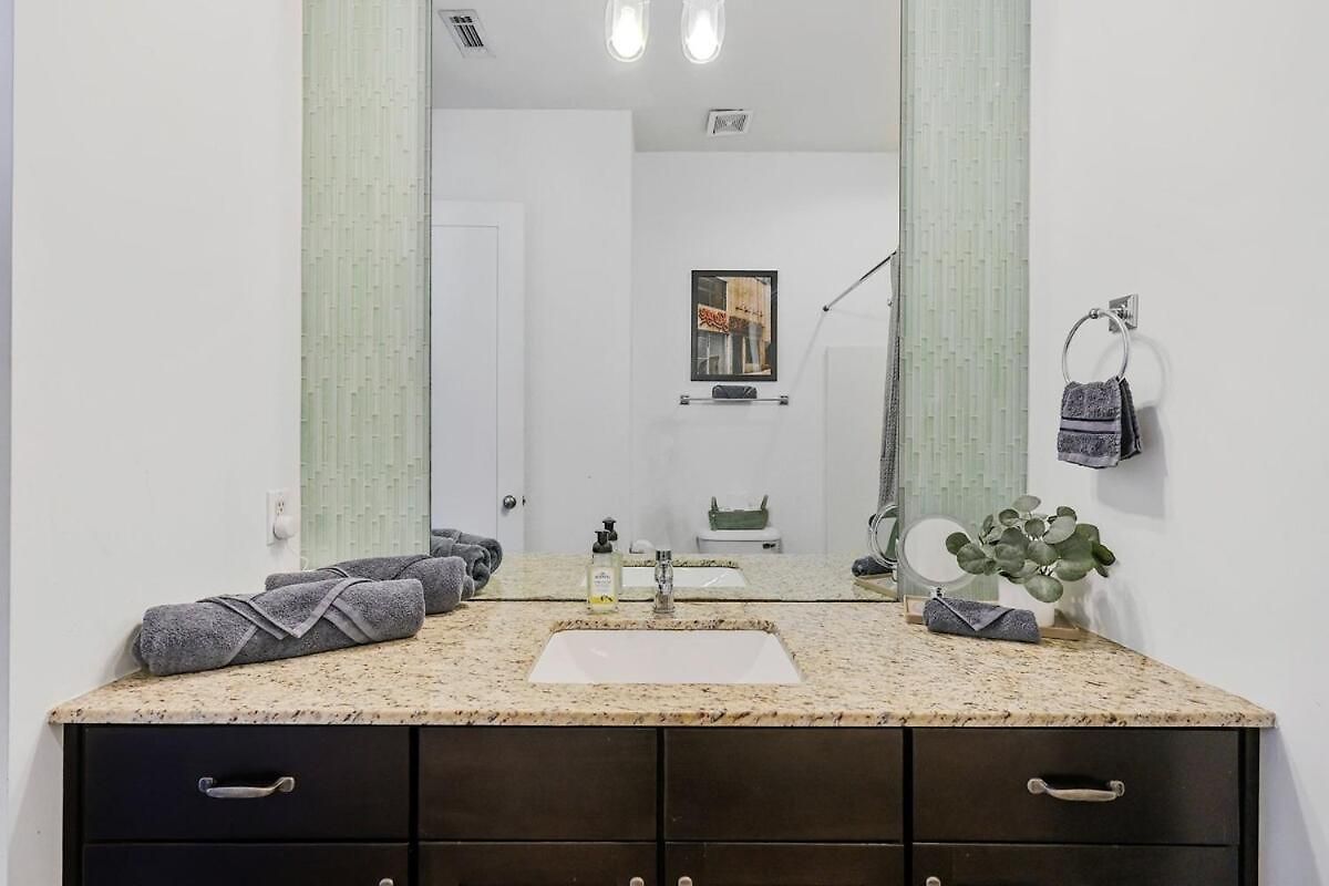 Stylish Midtown Near Vanderbilt & Parthenon Nashville