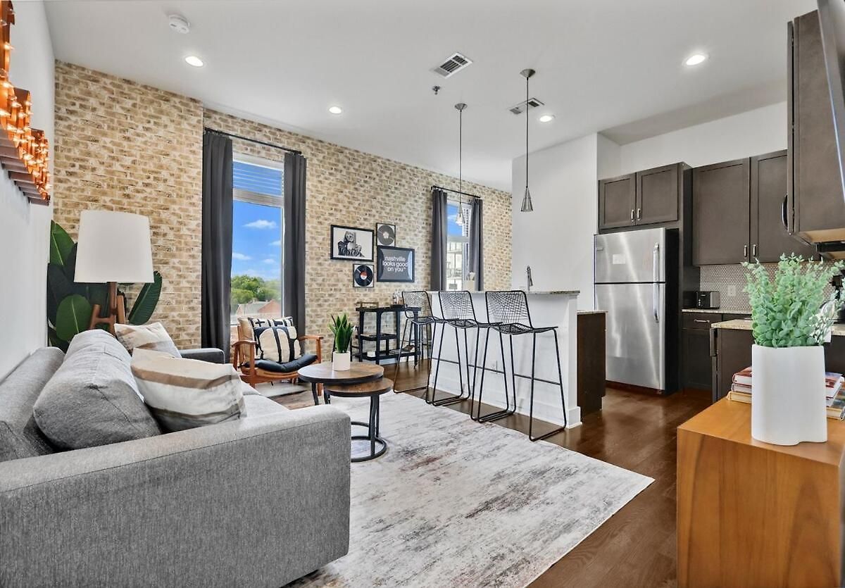 Stylish Midtown Near Vanderbilt & Parthenon Apartment