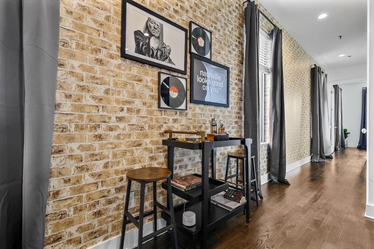 Stylish Midtown Near Vanderbilt & Parthenon Apartment *