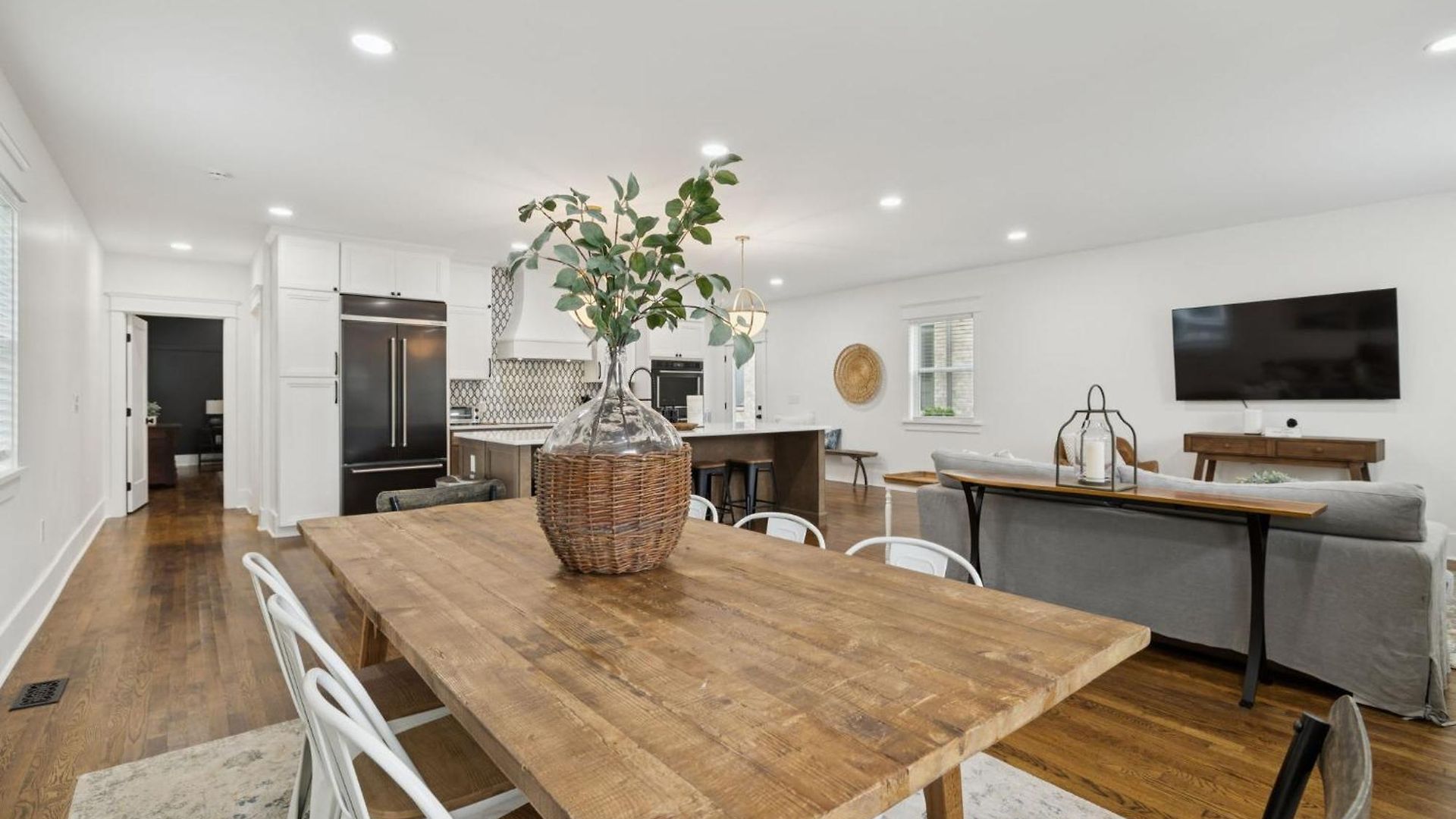 Nash Urban Oasis With Rooftop And Modern Amenities