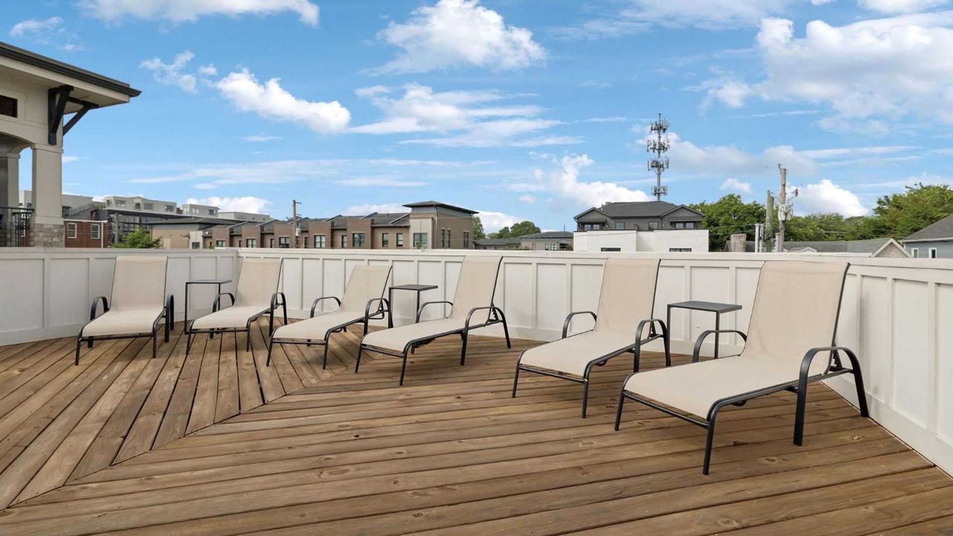 Holiday home Nash Urban Oasis With Rooftop And Modern Amenities