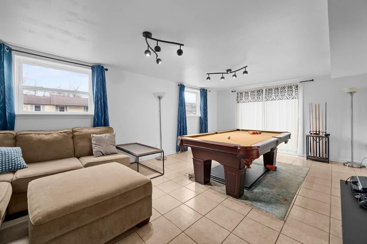 Game And Bunks Sleeps 12 Near Downtown *