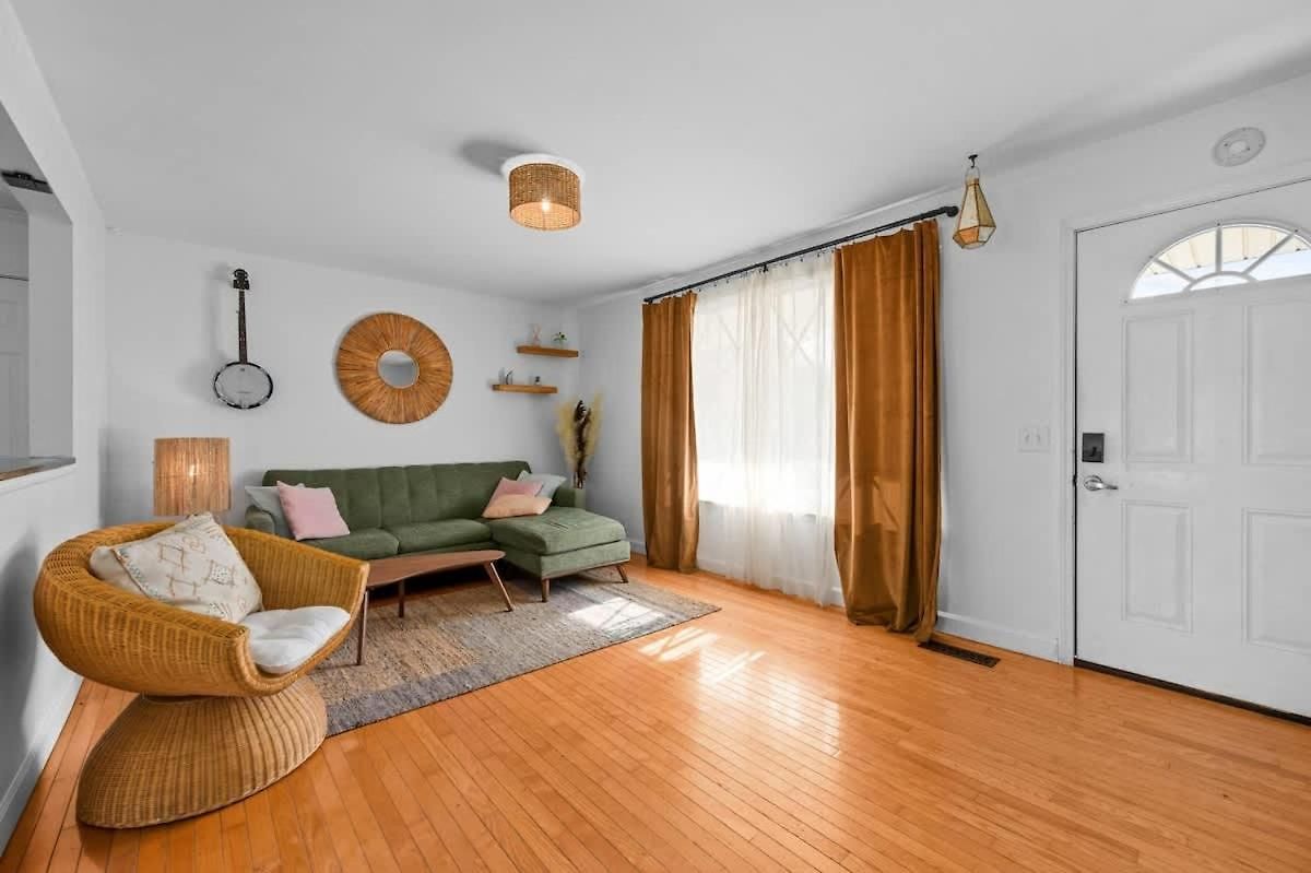 Game And Bunks Sleeps 12 Near Downtown *