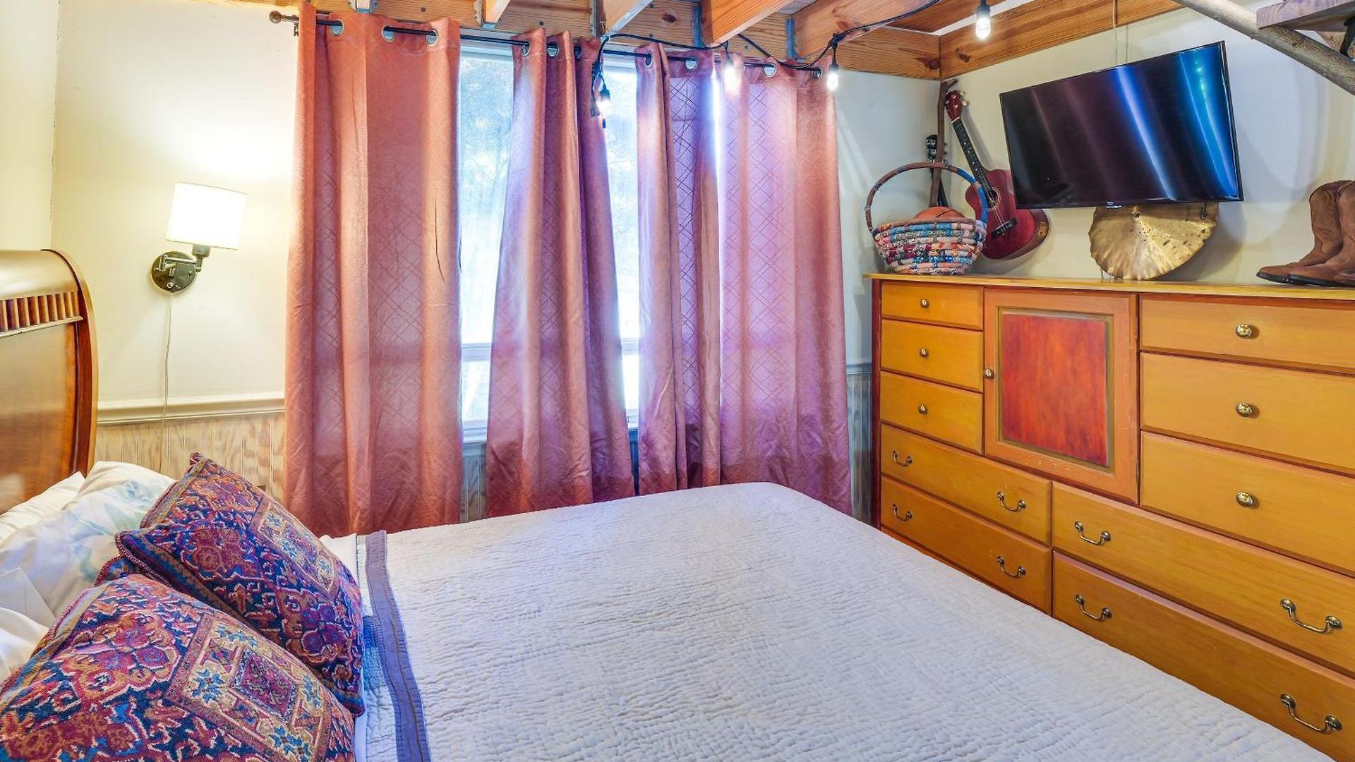 Spacious Retreat W/ Yard: Wfh Friendly!