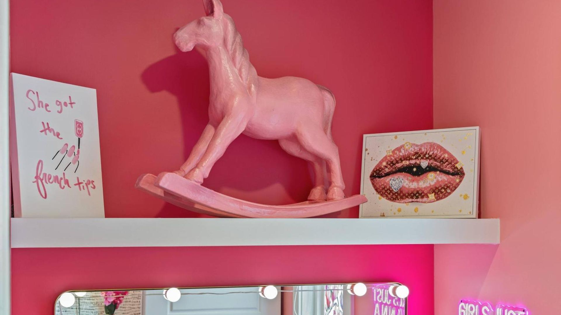 Apartment Pink Honky-tonk Karaoke Stage, Pink Glam & Bar Nashville